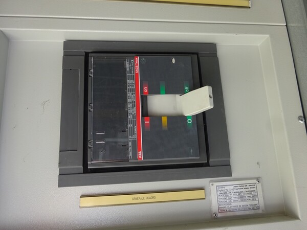 1#5455 Quadro elettrico e arredamento da ufficio in vendita - foto 9