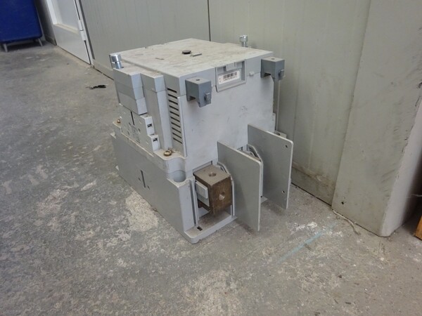 1#5455 Quadro elettrico e arredamento da ufficio in vendita - foto 41