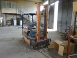 Image 2 - Toyota electric forklift - Lot 5 (Auction 5458)