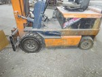 Image 5 - Toyota electric forklift - Lot 5 (Auction 5458)