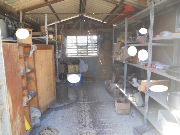 13#5469 Box in ferro con scaffalatura in vendita - foto 4
