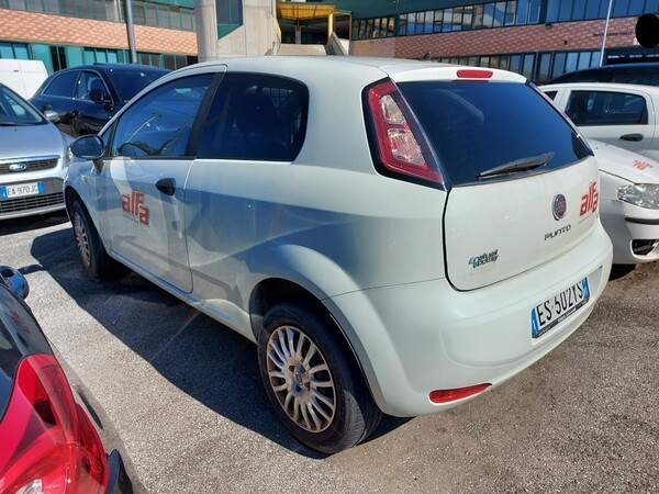 15#5479 Autocarro Fiat Punto Van in vendita - foto 6