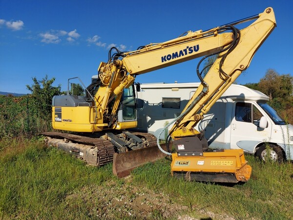 24#5479 Escavatore Komatsu PC138US con trincia in vendita - foto 1