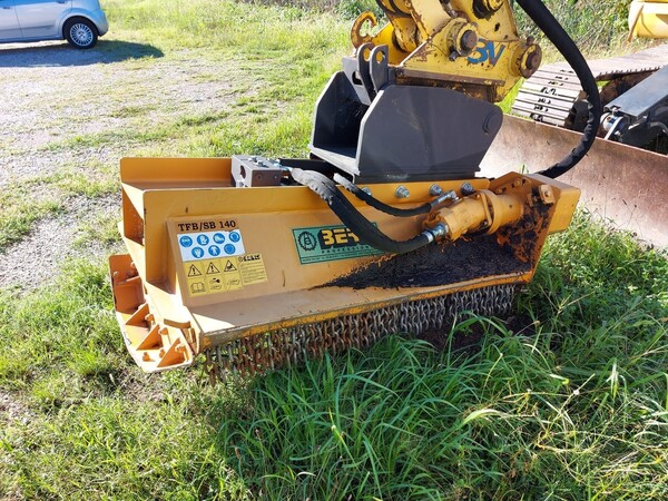 24#5479 Escavatore Komatsu PC138US con trincia in vendita - foto 2