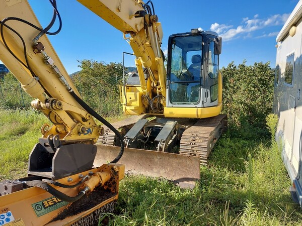 24#5479 Escavatore Komatsu PC138US con trincia in vendita - foto 9