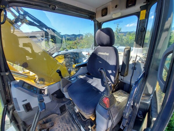 24#5479 Escavatore Komatsu PC138US con trincia in vendita - foto 15