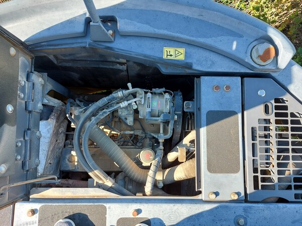 24#5479 Escavatore Komatsu PC138US con trincia in vendita - foto 18