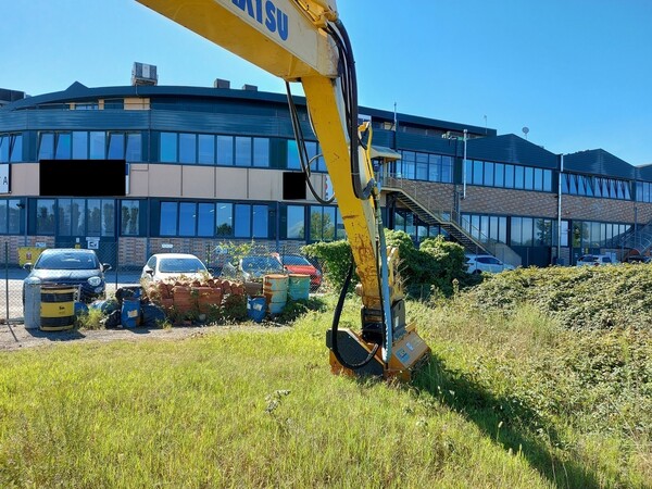 24#5479 Escavatore Komatsu PC138US con trincia in vendita - foto 21