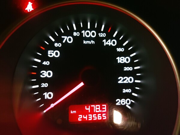 1#5485 Audi A4 cabriolet e arredi da ufficio in vendita - foto 8