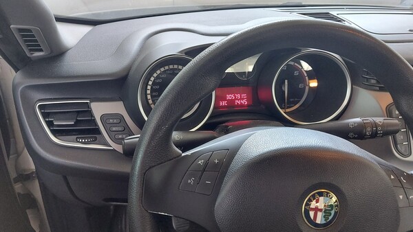 50#5491 Autovettura Alfa Romeo Giulietta in vendita - foto 5