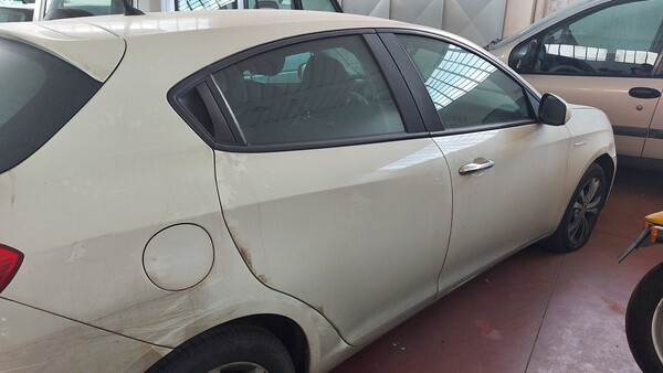 50#5491 Autovettura Alfa Romeo Giulietta in vendita - foto 11