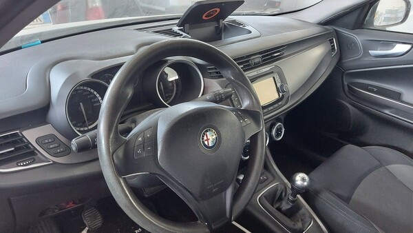 52#5491 Autovettura Alfa Romeo Giulietta in vendita - foto 4