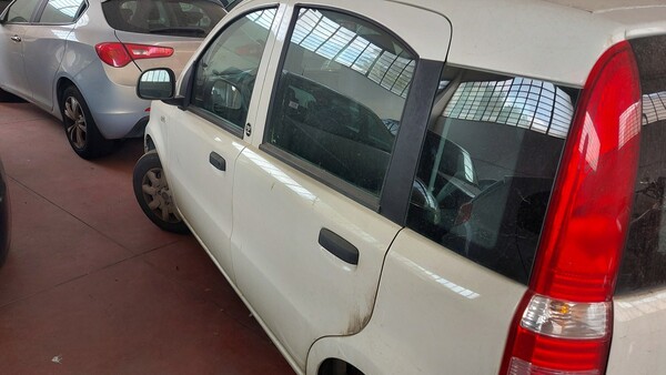 54#5491 Autovettura Fiat Panda in vendita - foto 3