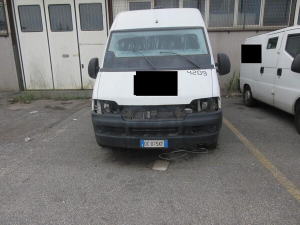 13#5492 Veicoli da rottamare in vendita - foto 7