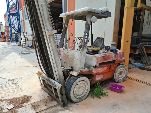 35#5493 Carrello elevatore Linde 40 in vendita - foto 1
