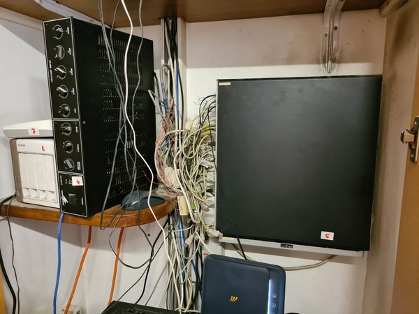 37#5493 Arredi e attrezzature elettroniche ufficio in vendita - foto 3