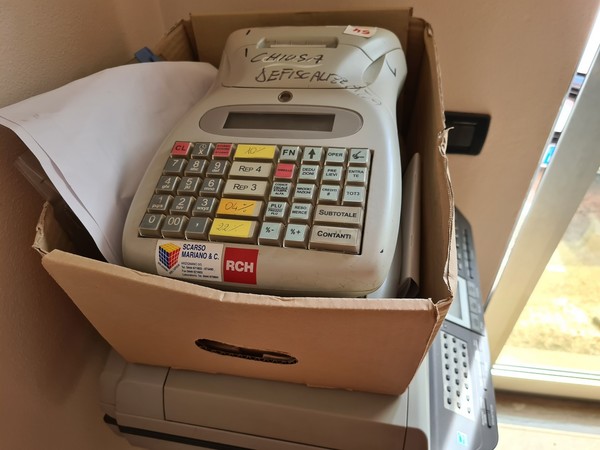 37#5493 Arredi e attrezzature elettroniche ufficio in vendita - foto 31