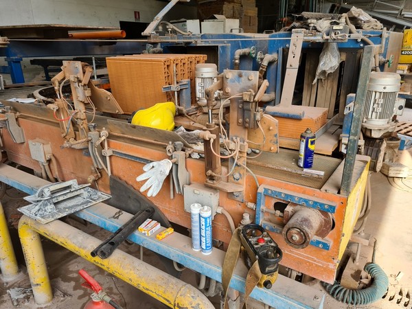 7#5493 Impianto polivalente per produzione travetti in laterizio Schiaslo in vendita - foto 4