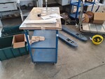 Image 124 - Work benches and low trolleys - Lot 14 (Auction 5516)