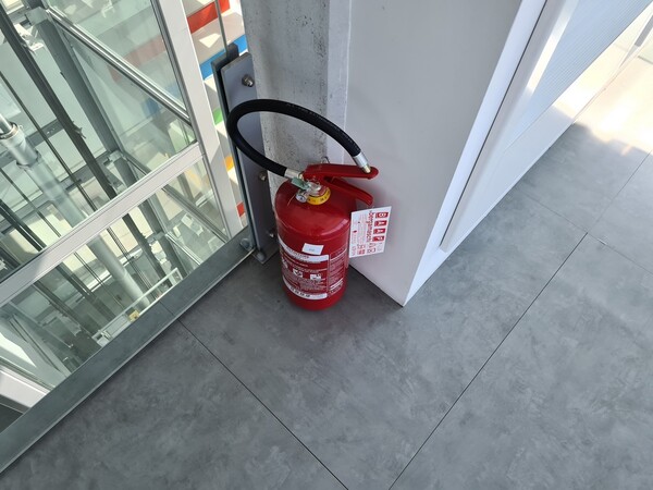 18#5516 Arredi ed attrezzatura elettronica da ufficio in vendita - foto 16
