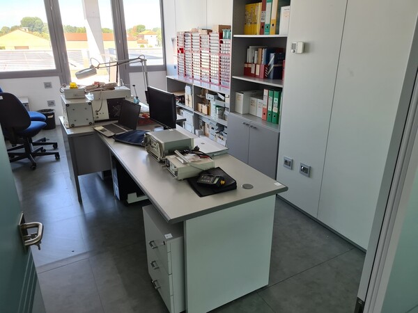 18#5516 Arredi ed attrezzatura elettronica da ufficio in vendita - foto 42
