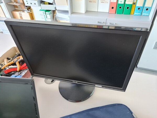 18#5516 Arredi ed attrezzatura elettronica da ufficio in vendita - foto 46