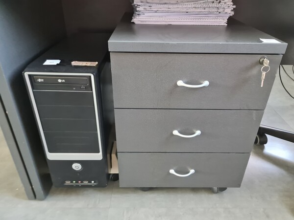 18#5516 Arredi ed attrezzatura elettronica da ufficio in vendita - foto 72