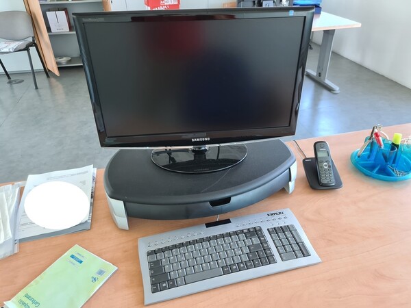 18#5516 Arredi ed attrezzatura elettronica da ufficio in vendita - foto 96