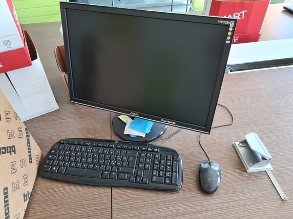 18#5516 Arredi ed attrezzatura elettronica da ufficio in vendita - foto 109
