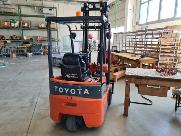 2#5516 Carrello elevatore a forche Toyota in vendita - foto 3