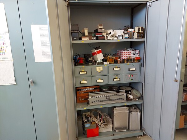 15#5521 Attrezzatura per certificazioni strumentazione elettrica e arredi in vendita - foto 21