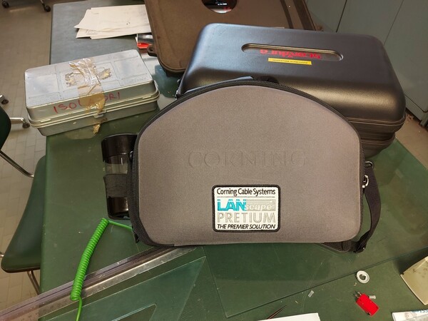 15#5521 Attrezzatura per certificazioni strumentazione elettrica e arredi in vendita - foto 27