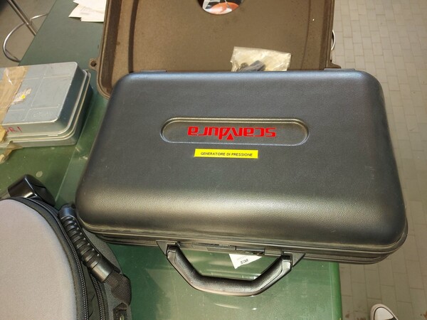 15#5521 Attrezzatura per certificazioni strumentazione elettrica e arredi in vendita - foto 28