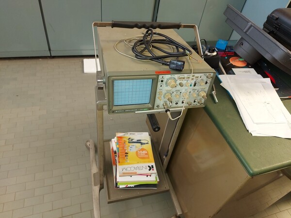 15#5521 Attrezzatura per certificazioni strumentazione elettrica e arredi in vendita - foto 29