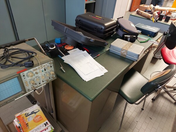 15#5521 Attrezzatura per certificazioni strumentazione elettrica e arredi in vendita - foto 31