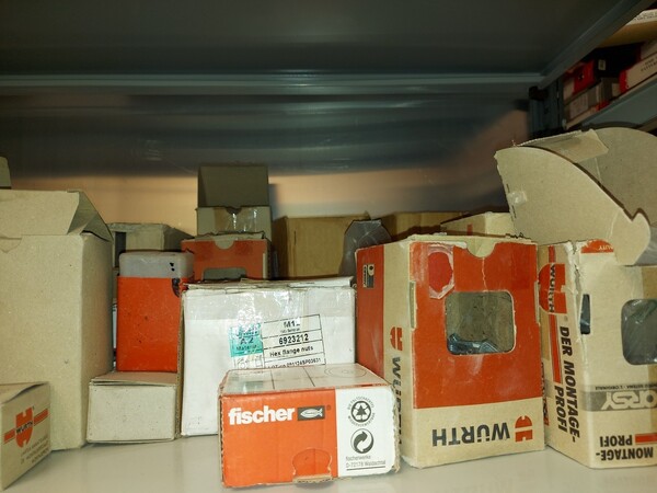 17#5521 Materiale elettrico e arredi in vendita - foto 48