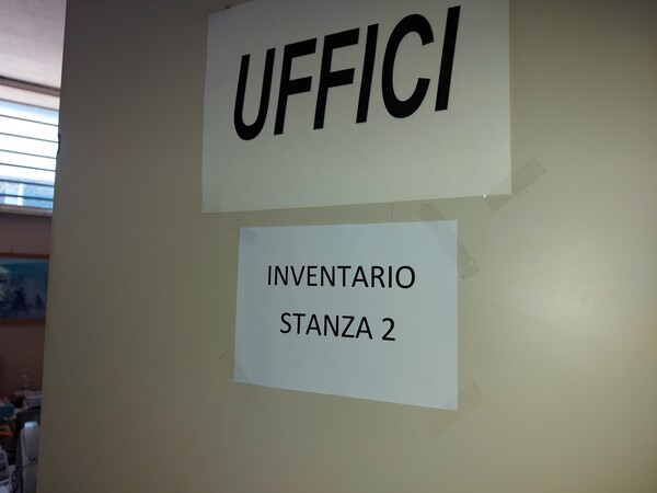 21#5521 Arredi ufficio e attrezzatura elettronica in vendita - foto 2