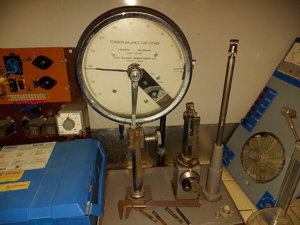 8#5521 Banco laboratorio chimico e bilancia Gibertini in vendita - foto 8