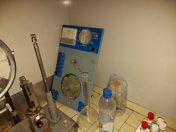 8#5521 Banco laboratorio chimico e bilancia Gibertini in vendita - foto 9