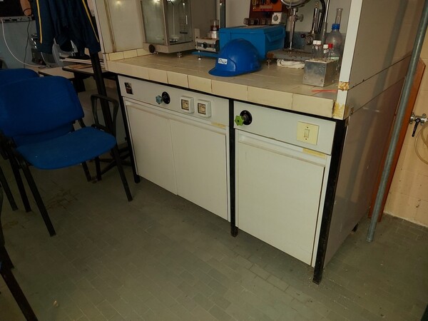 8#5521 Banco laboratorio chimico e bilancia Gibertini in vendita - foto 11