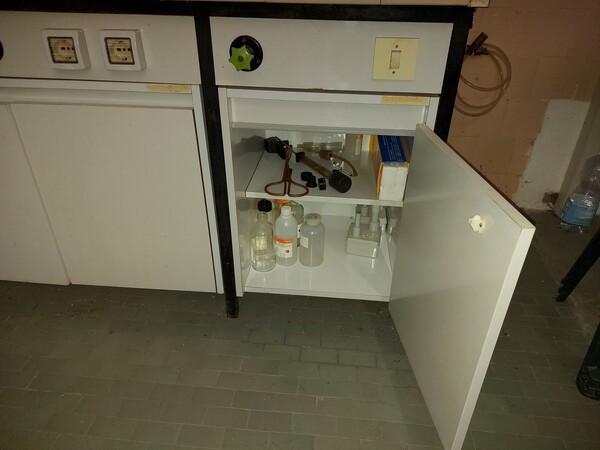 8#5521 Banco laboratorio chimico e bilancia Gibertini in vendita - foto 12