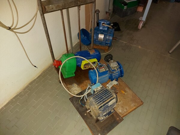 8#5521 Banco laboratorio chimico e bilancia Gibertini in vendita - foto 16