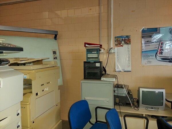 8#5521 Banco laboratorio chimico e bilancia Gibertini in vendita - foto 25