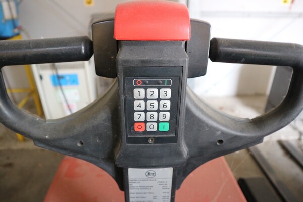 10#5528 Transpallet elettrico BT in vendita - foto 5