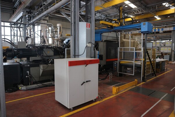 28#5528 Pressa Sandretto Mega e Stampante laser Videojet in vendita - foto 5