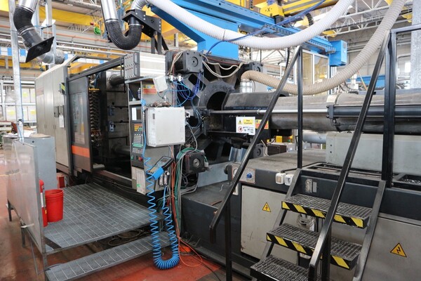 28#5528 Pressa Sandretto Mega e Stampante laser Videojet in vendita - foto 6
