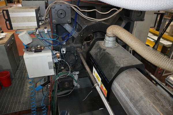 28#5528 Pressa Sandretto Mega e Stampante laser Videojet in vendita - foto 16