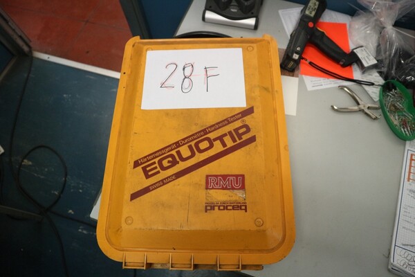 44#5528 Ricambi idraulici e attrezzature elettroniche in vendita - foto 2