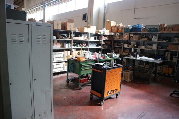 44#5528 Ricambi idraulici e attrezzature elettroniche in vendita - foto 6