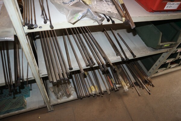 44#5528 Ricambi idraulici e attrezzature elettroniche in vendita - foto 40